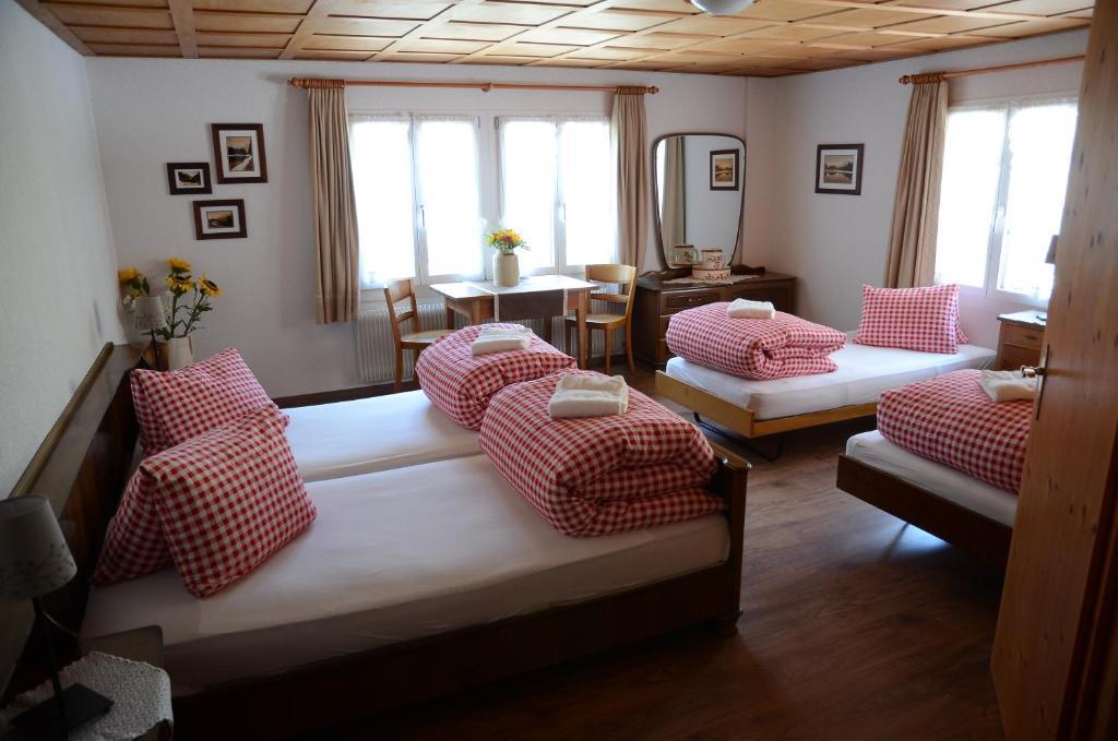 Gaestehaus Schaefli Intschi Habitación foto