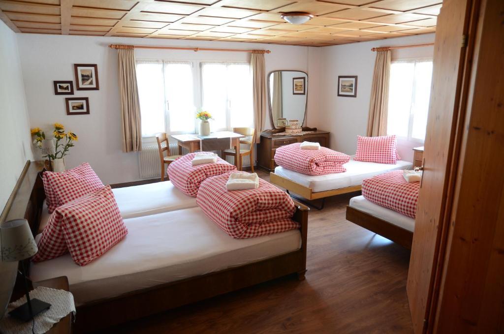 Gaestehaus Schaefli Intschi Habitación foto